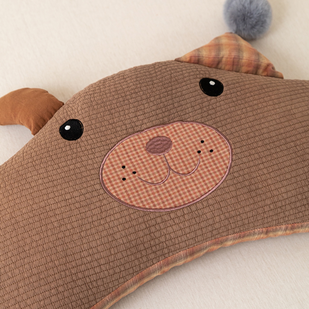 91家纺网 家纺一手货源 找家纺 卓昌枕芯 2026新款全棉圣诞熊卡通荞麦枕可拆洗枕芯枕头 圣诞熊 -咖