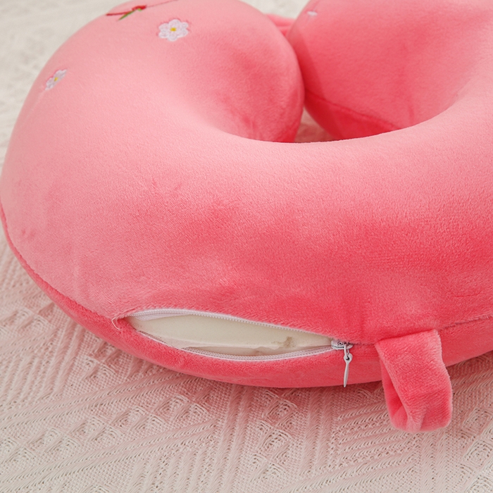 91家纺网 家纺一手货源 找家纺 天之悦家纺 2026新款卡通U型枕记忆棉可拆洗护颈枕趴趴枕 苹果粉 记忆棉可拆洗