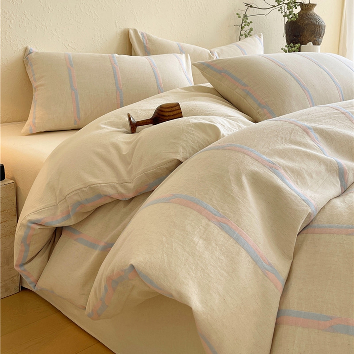 91家纺网 家纺一手货源 找家纺 琪格格纺织 2026新款A类棉麻亚麻侘寂风条纹提花四件套-平行线系列 平行线 咖条