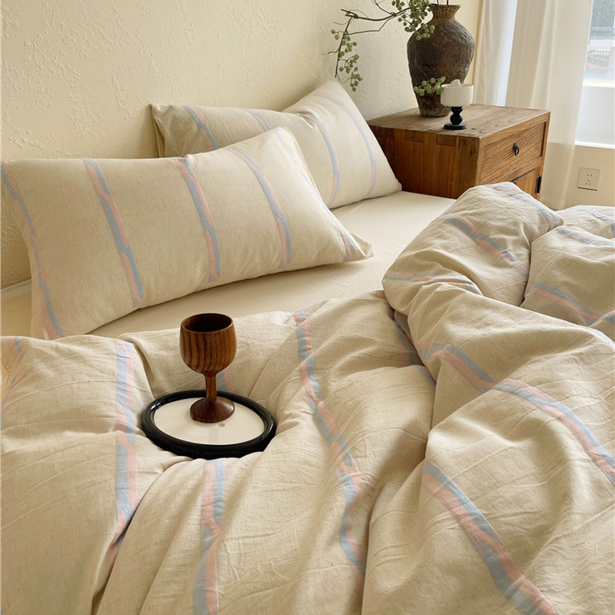 91家纺网 家纺一手货源 找家纺 （总）琪格格纺织 2026新款A类棉麻亚麻侘寂风条纹提花四件套-平行线系列