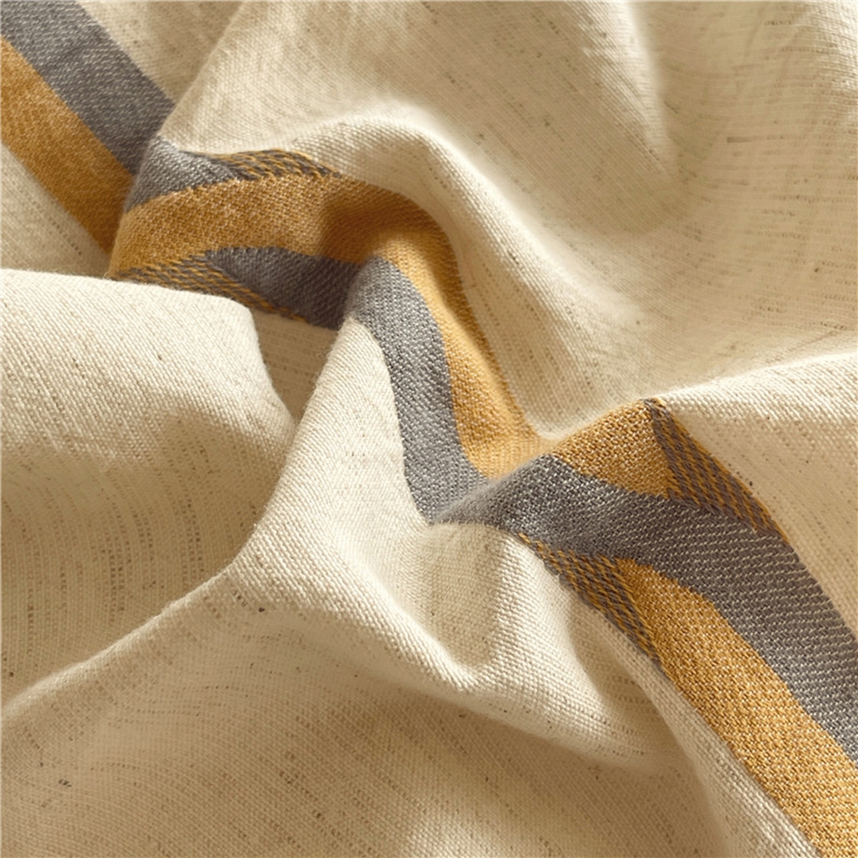 91家纺网 家纺一手货源 找家纺 琪格格纺织 2026新款A类棉麻亚麻侘寂风条纹提花四件套-平行线系列 平行线 咖条