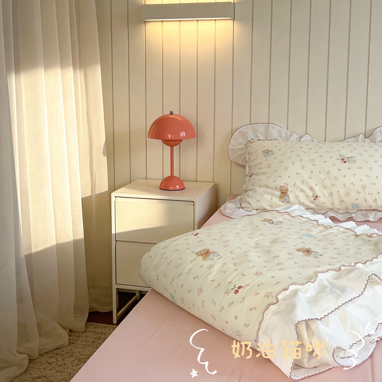 91家纺网 家纺一手货源 找家纺 荣轩家居 2026新款韩式月芽款大花边全棉双层纱夏被夏凉被空调被 奶油猫咪