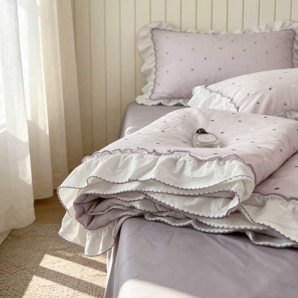 91家纺网 家纺一手货源 找家纺 荣轩家居 2026新款韩式月芽款大花边全棉双层纱夏被夏凉被空调被 蜜糖派对-紫