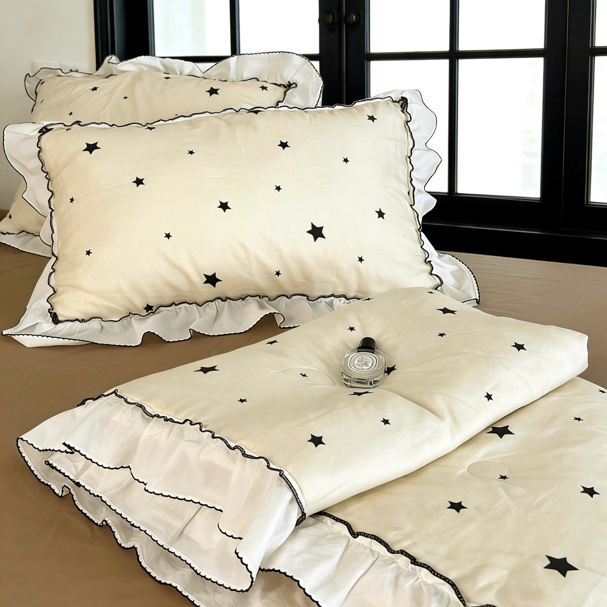 91家纺网 家纺一手货源 找家纺 荣轩家居 2026新款韩式月芽款大花边全棉双层纱夏被夏凉被空调被 星晚-咖