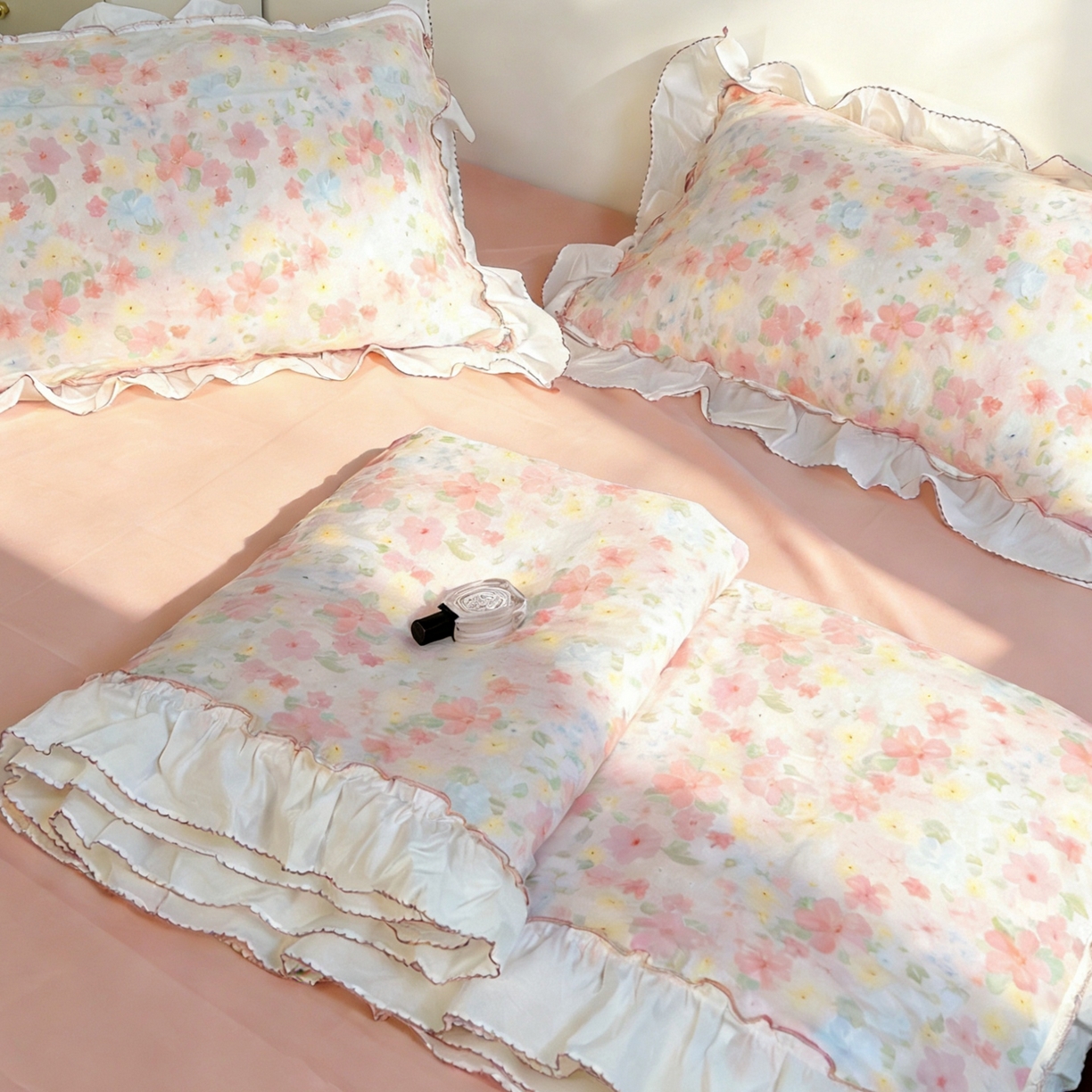 91家纺网 家纺一手货源 找家纺 荣轩家居 2026新款韩式月芽款大花边全棉双层纱夏被夏凉被空调被 春野