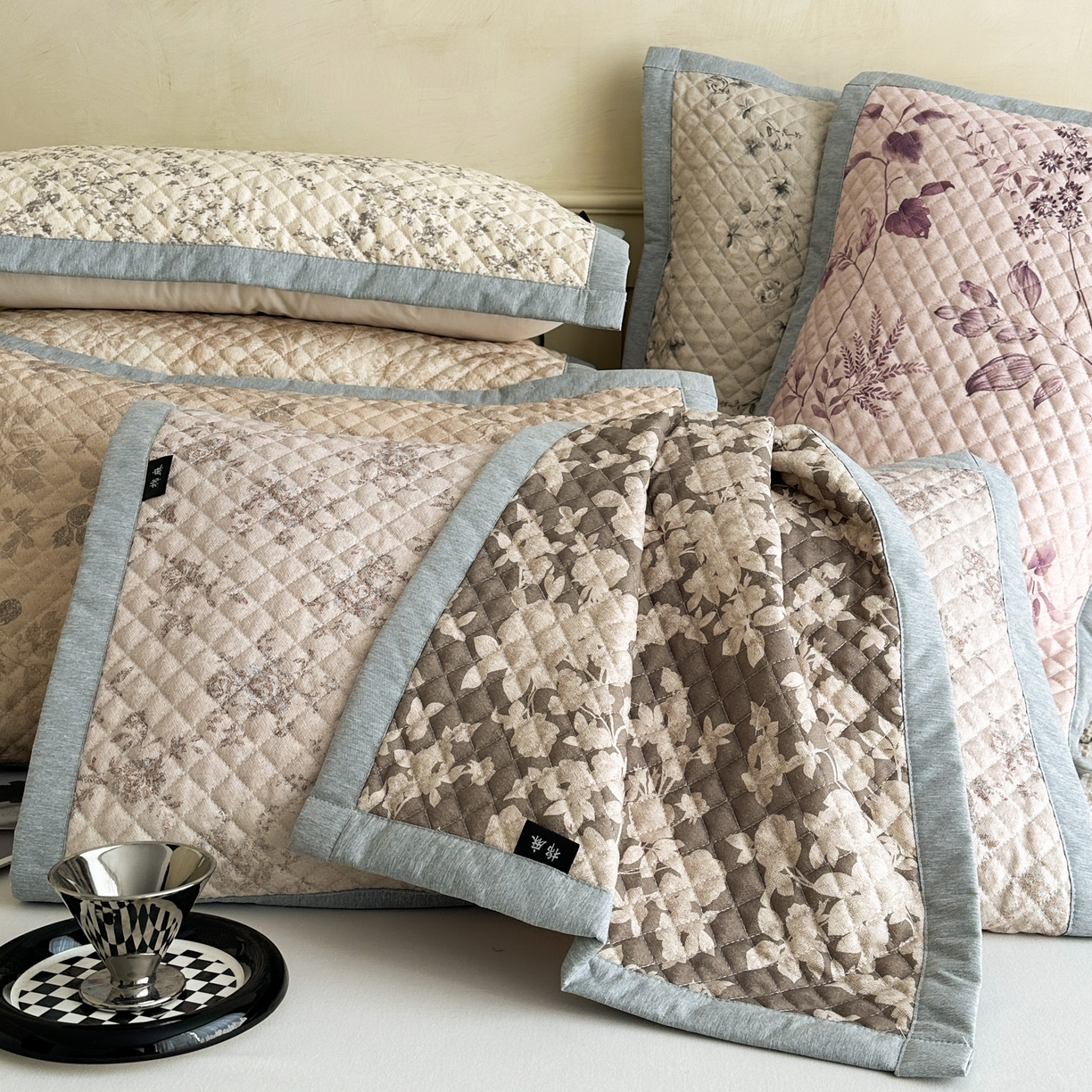 91家纺网 家纺一手货源 找家纺 凌云家纺 2026新款复古棉麻老粗布夹棉枕巾 组合图 仅供参考