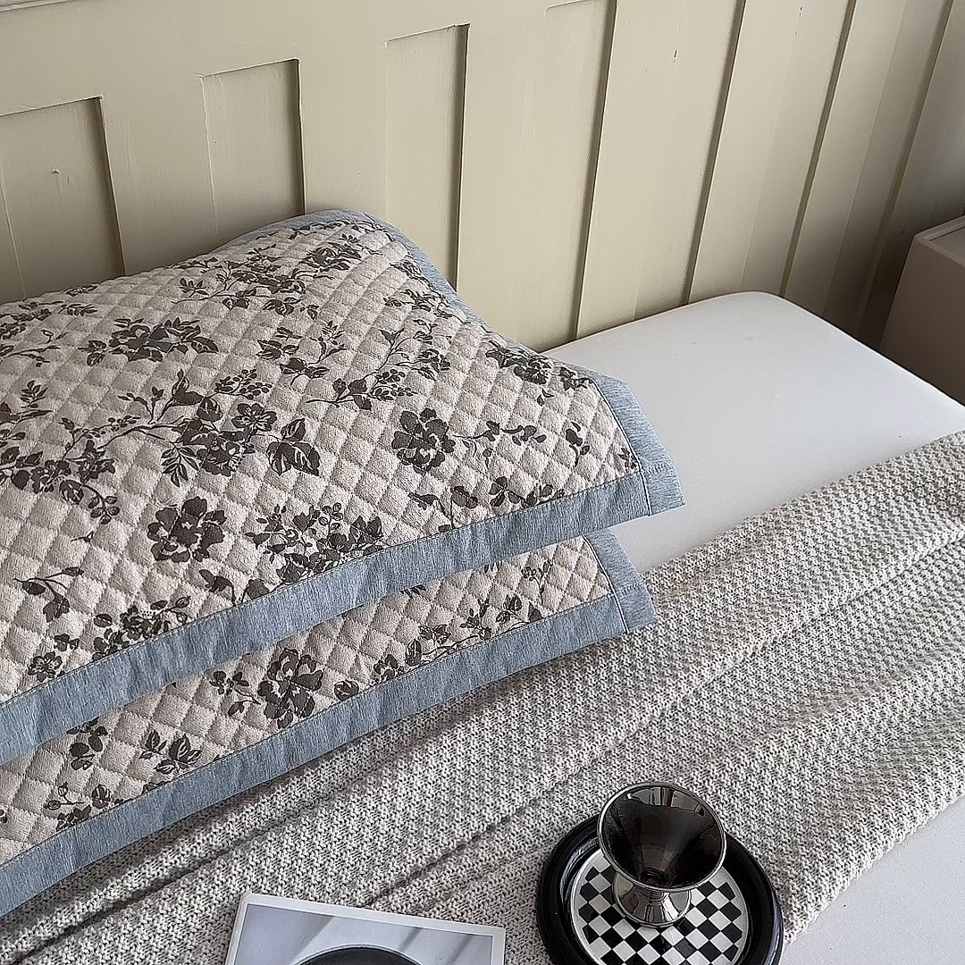 91家纺网 家纺一手货源 找家纺 凌云家纺 2026新款复古棉麻老粗布夹棉枕巾 暗香