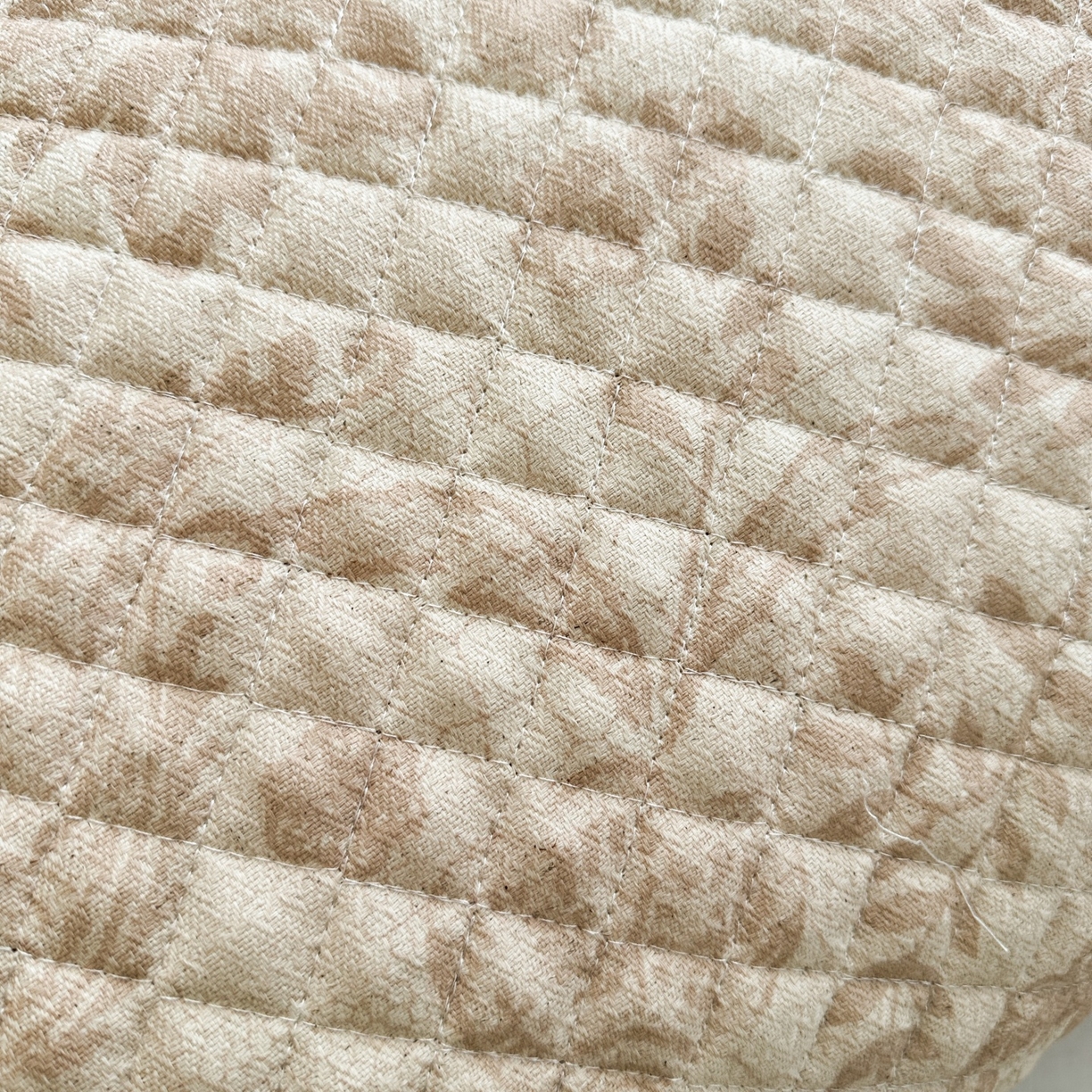 91家纺网 家纺一手货源 找家纺 凌云家纺 2026新款复古棉麻老粗布夹棉枕巾 宝相花