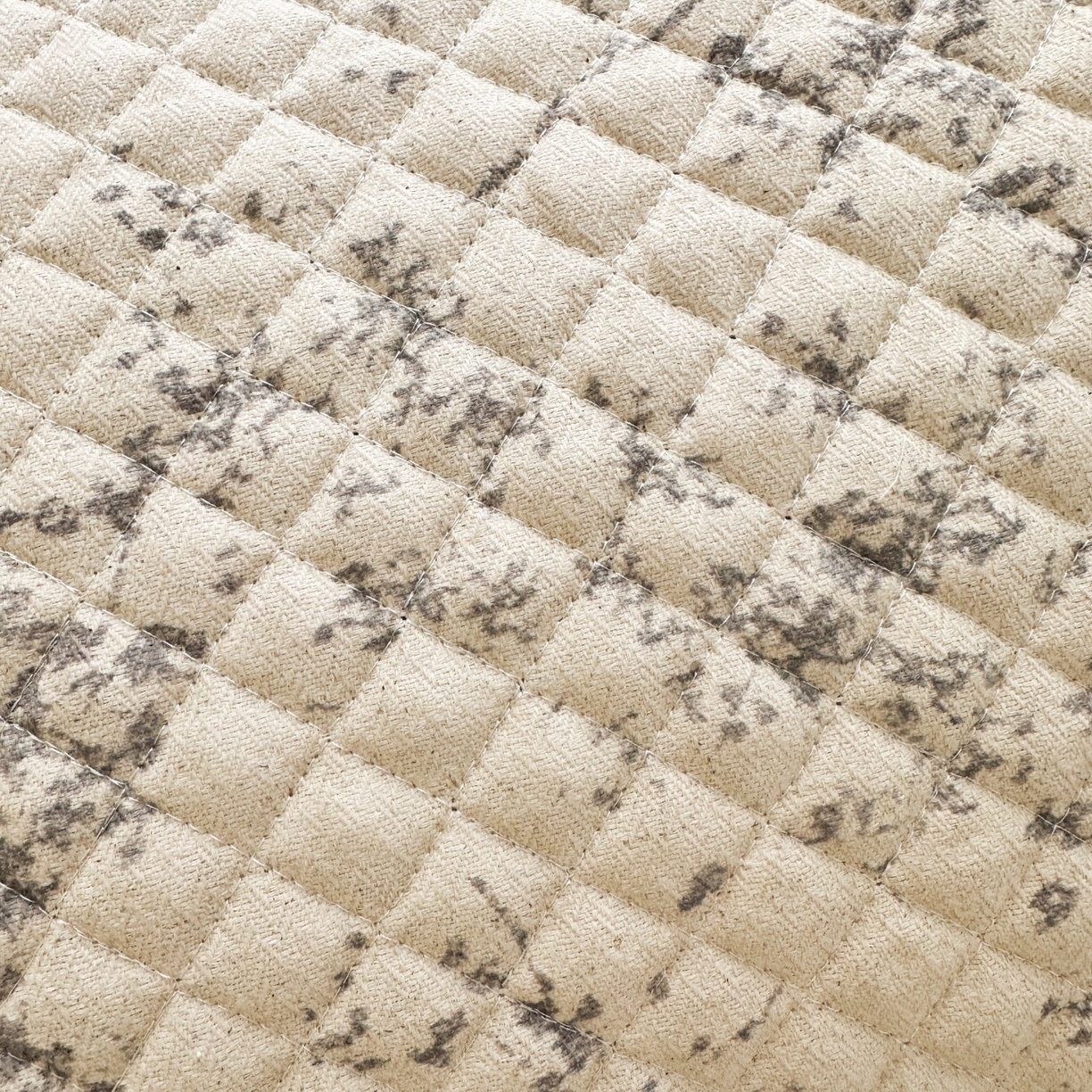 91家纺网 家纺一手货源 找家纺 凌云家纺 2026新款复古棉麻老粗布夹棉枕巾 冬梅枝语