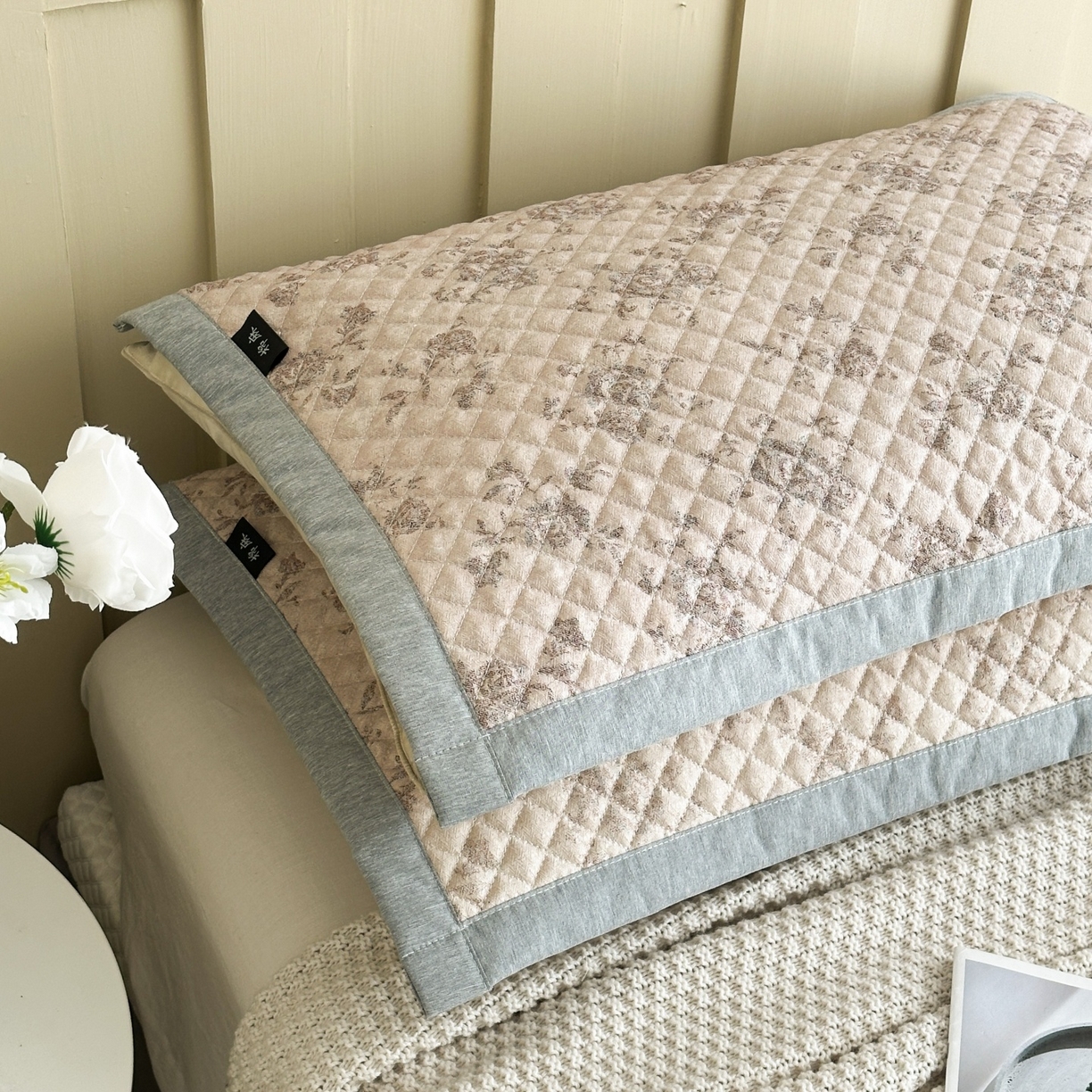 91家纺网 家纺一手货源 找家纺 凌云家纺 2026新款复古棉麻老粗布夹棉枕巾 曼塔玫瑰