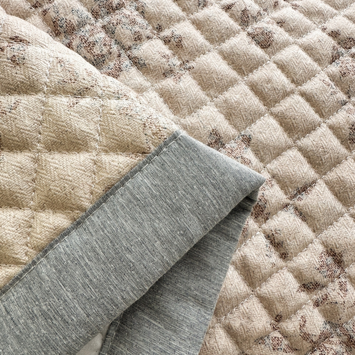 91家纺网 家纺一手货源 找家纺 凌云家纺 2026新款复古棉麻老粗布夹棉枕巾 曼塔玫瑰