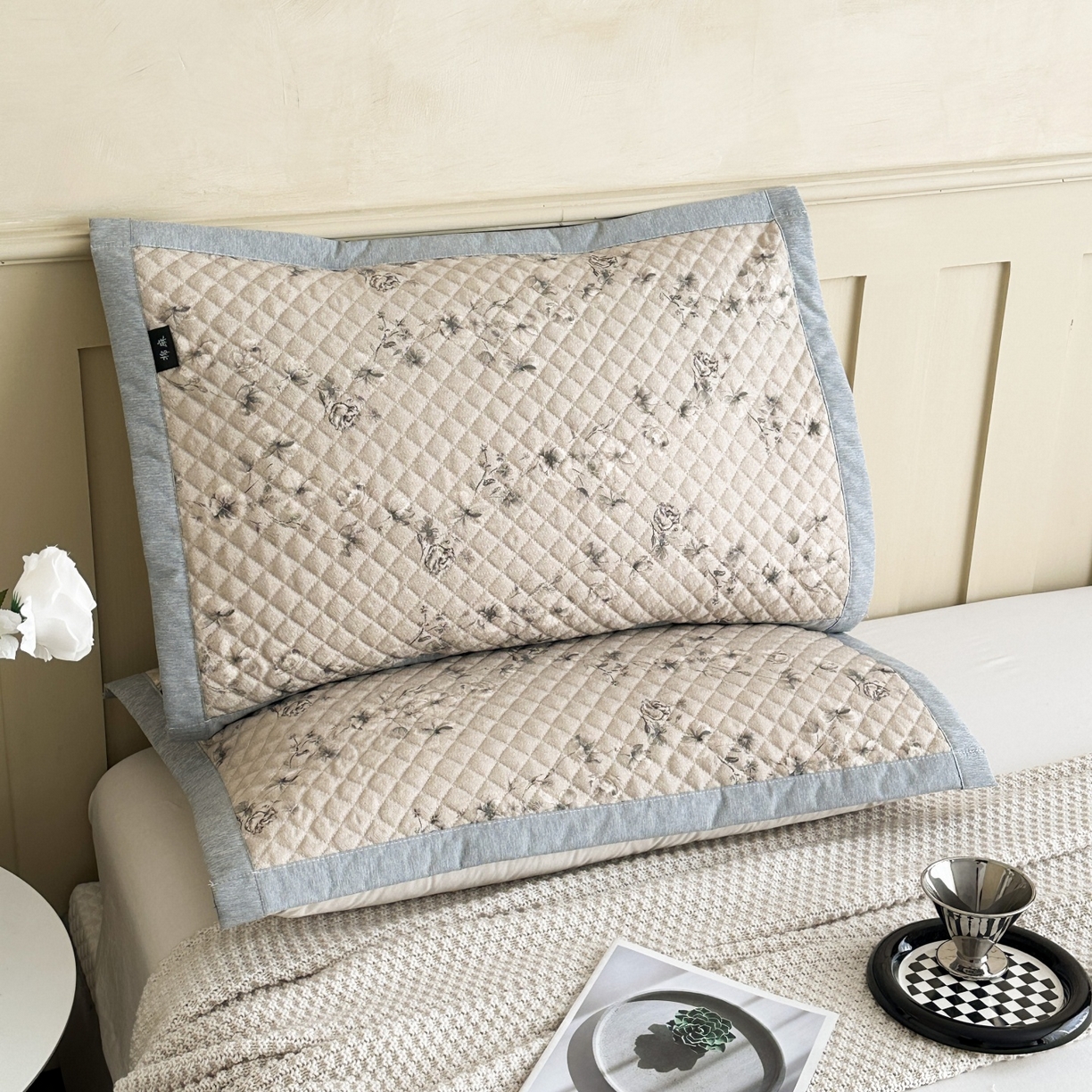 91家纺网 家纺一手货源 找家纺 凌云家纺 2026新款复古棉麻老粗布夹棉枕巾 墨梅