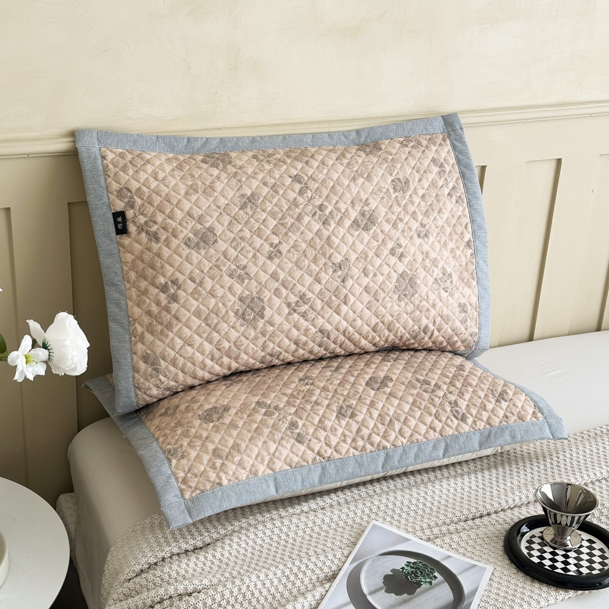 91家纺网 家纺一手货源 找家纺 凌云家纺 2026新款复古棉麻老粗布夹棉枕巾 藤花间