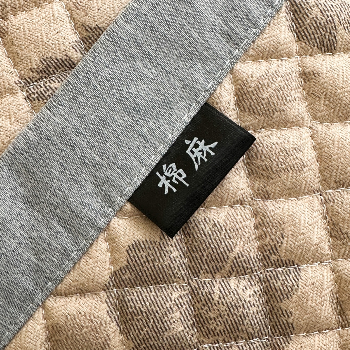 91家纺网 家纺一手货源 找家纺 凌云家纺 2026新款复古棉麻老粗布夹棉枕巾 藤花间