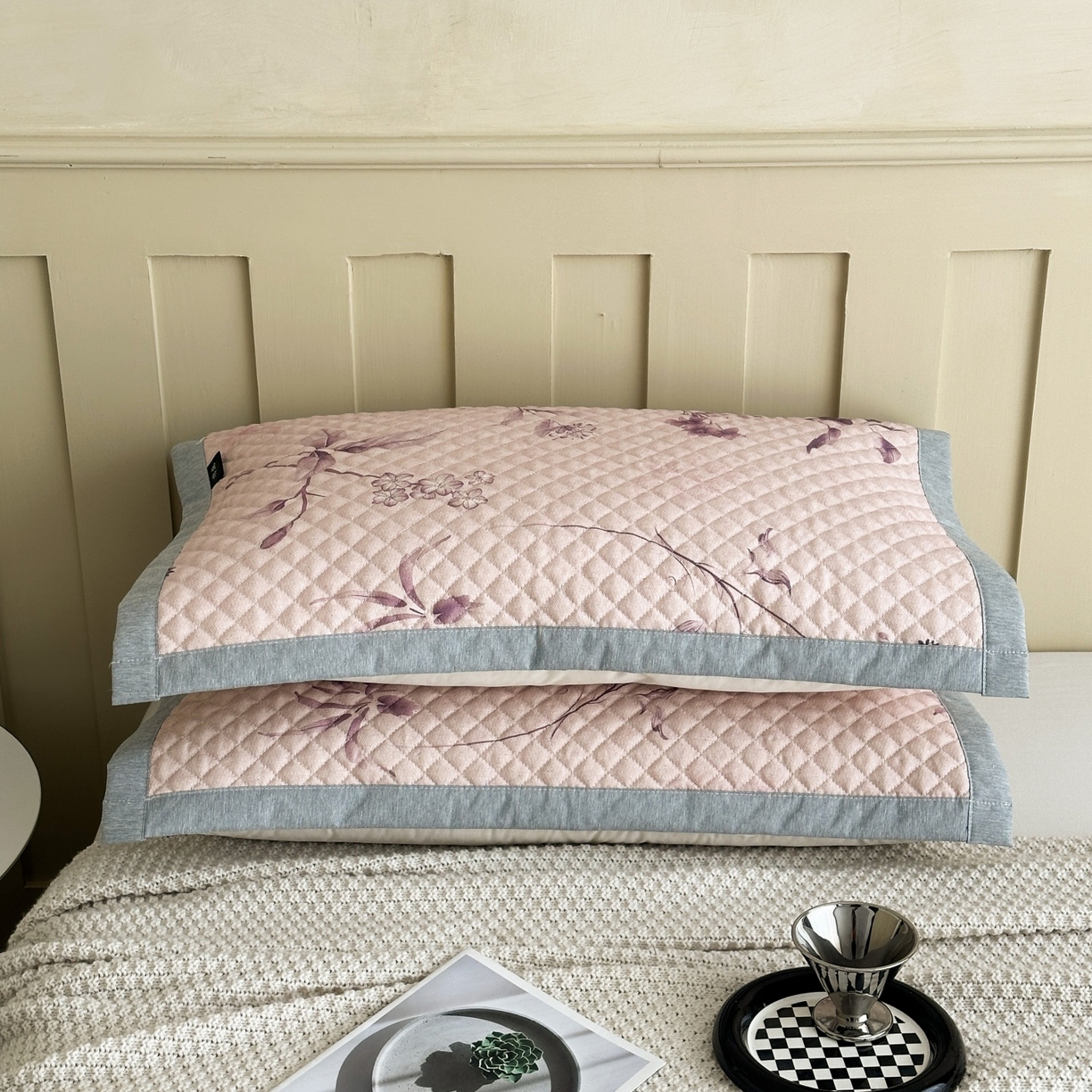 91家纺网 家纺一手货源 找家纺 凌云家纺 2026新款复古棉麻老粗布夹棉枕巾 紫叶繁花