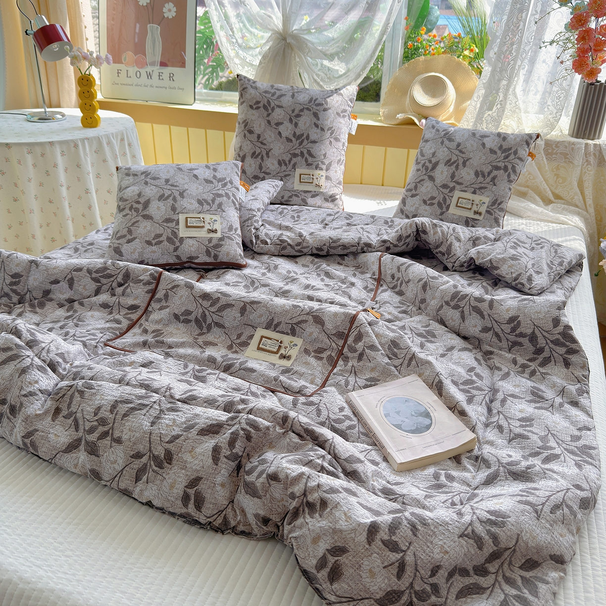 91家纺网 家纺一手货源 找家纺 宝马家纺（原梦童画） 2026新款色织云舒棉印花轻奢款抱枕被 花好月圆