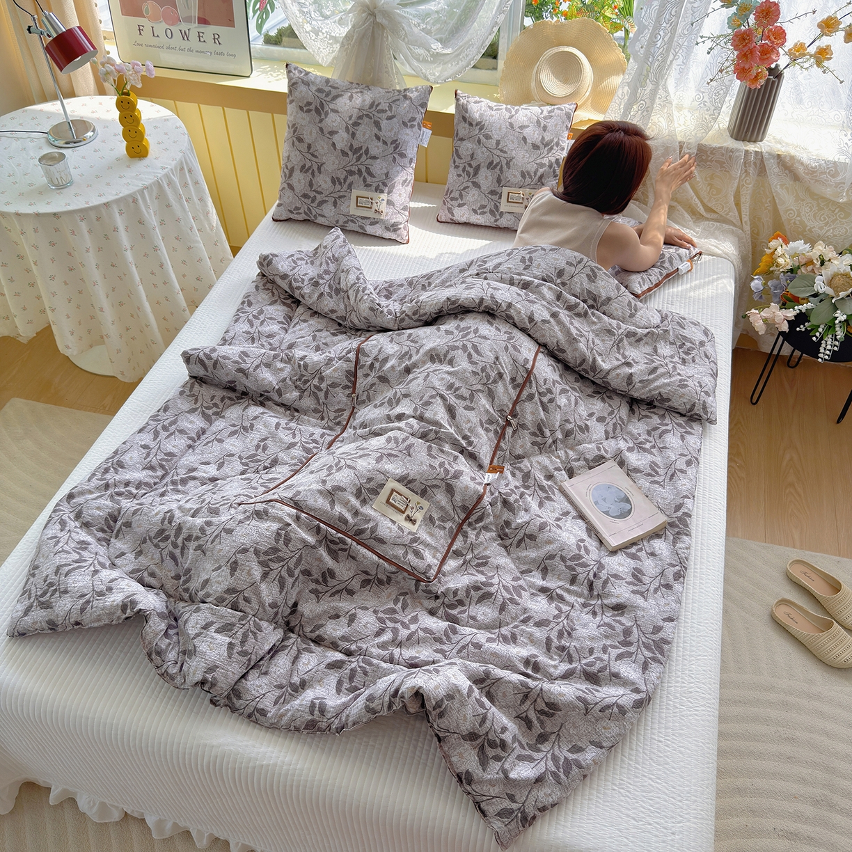 91家纺网 家纺一手货源 找家纺 宝马家纺（原梦童画） 2026新款色织云舒棉印花轻奢款抱枕被 花好月圆