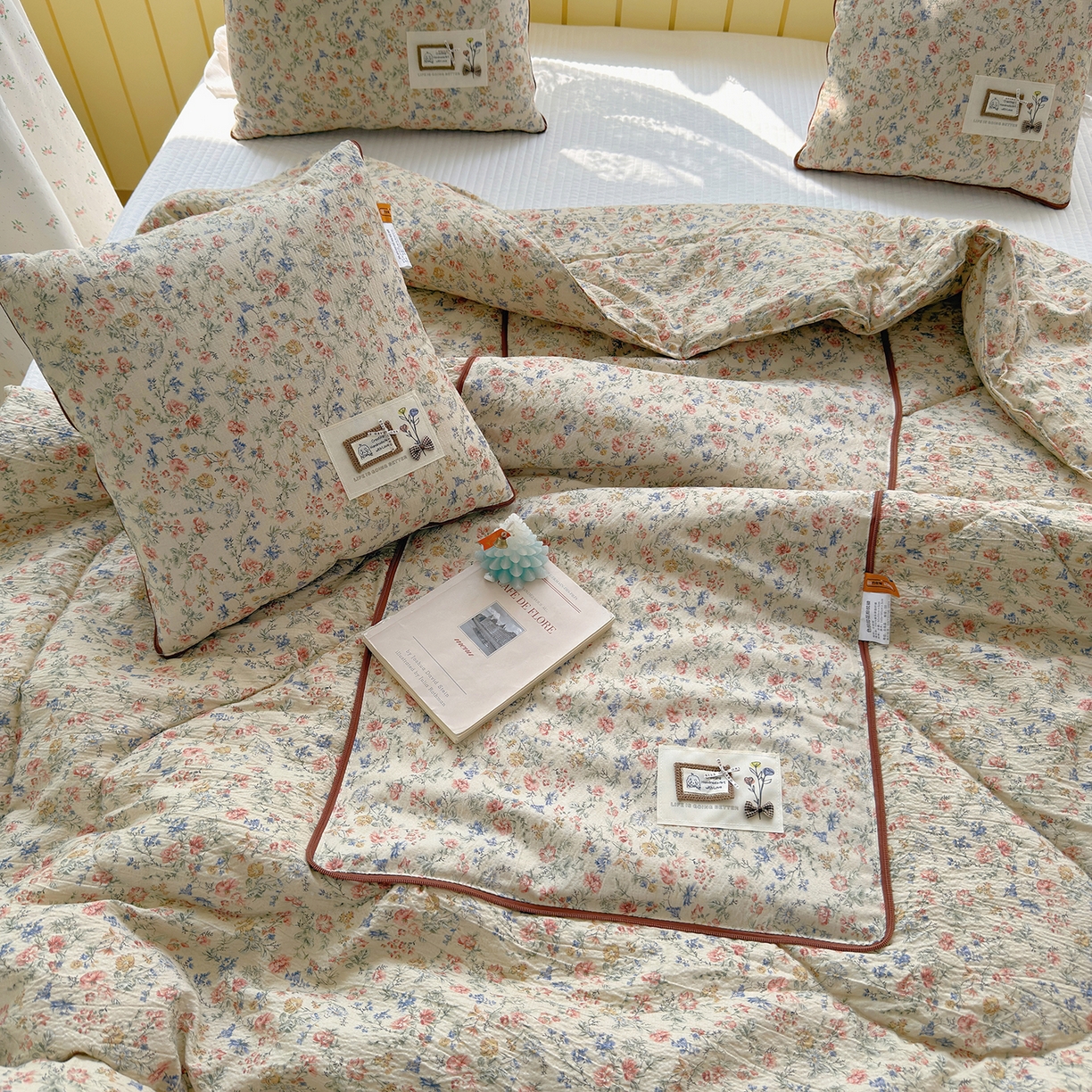 91家纺网 家纺一手货源 找家纺 （总）宝马家纺（原梦童画） 2026新款色织云舒棉印花轻奢款抱枕被