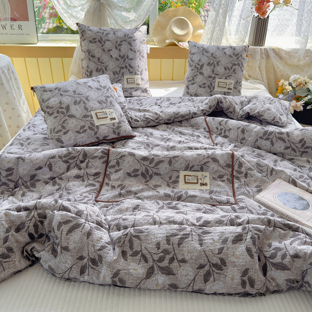 91家纺网 家纺一手货源 找家纺 宝马家纺（原梦童画） 2026新款色织云舒棉印花轻奢款抱枕被 花好月圆