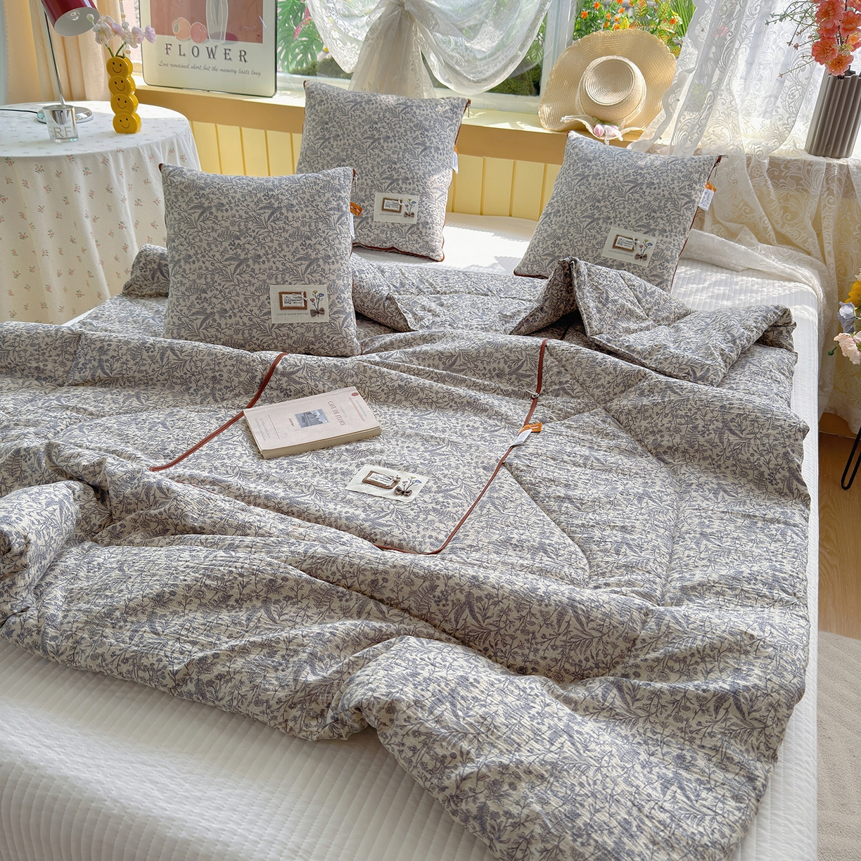 91家纺网 家纺一手货源 找家纺 宝马家纺（原梦童画） 2026新款色织云舒棉印花轻奢款抱枕被 镜花缘