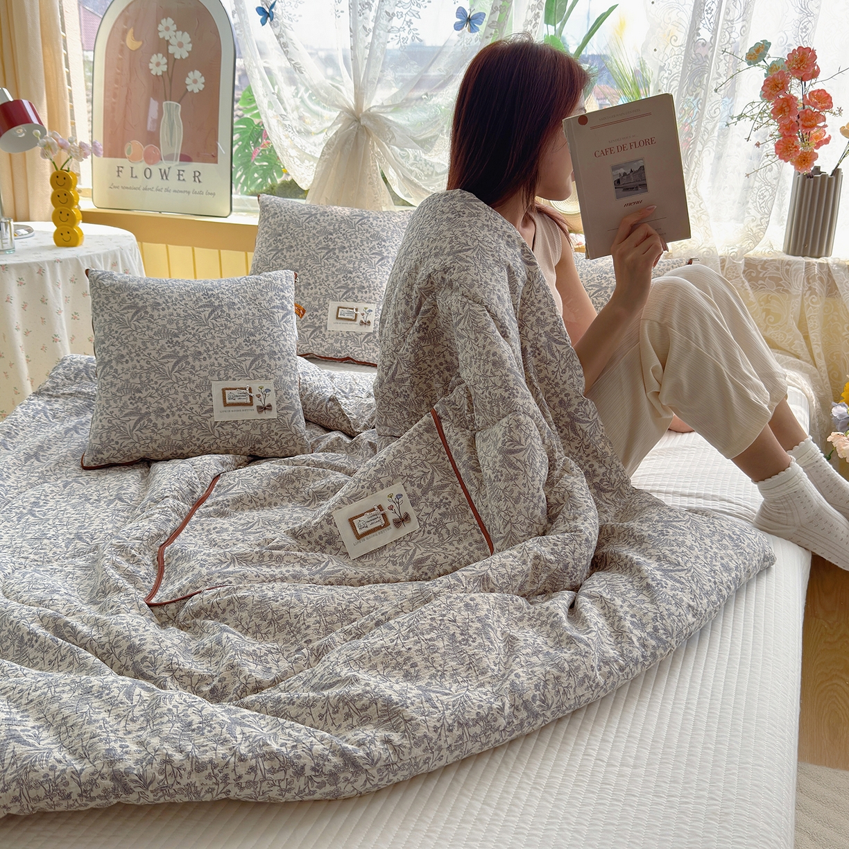 91家纺网 家纺一手货源 找家纺 宝马家纺（原梦童画） 2026新款色织云舒棉印花轻奢款抱枕被 镜花缘