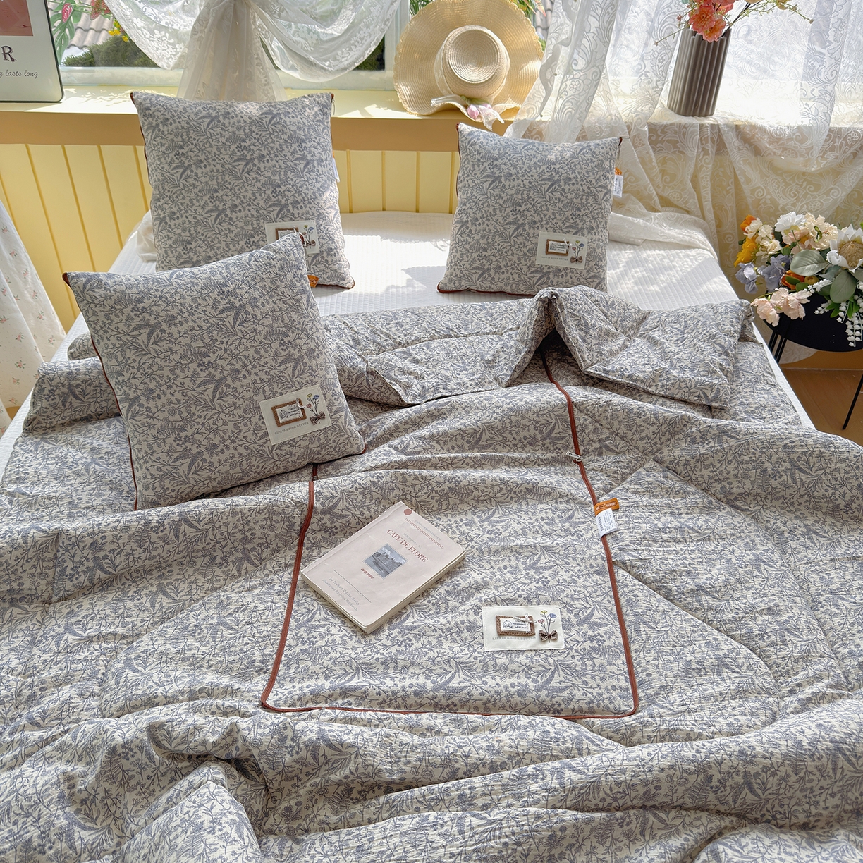 91家纺网 家纺一手货源 找家纺 宝马家纺（原梦童画） 2026新款色织云舒棉印花轻奢款抱枕被 镜花缘