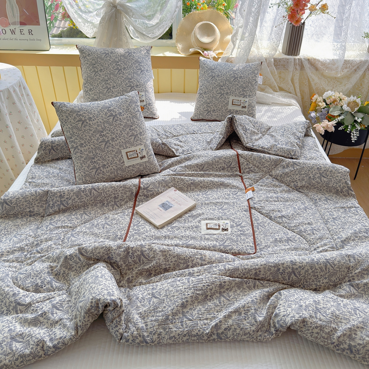 91家纺网 家纺一手货源 找家纺 宝马家纺（原梦童画） 2026新款色织云舒棉印花轻奢款抱枕被 镜花缘