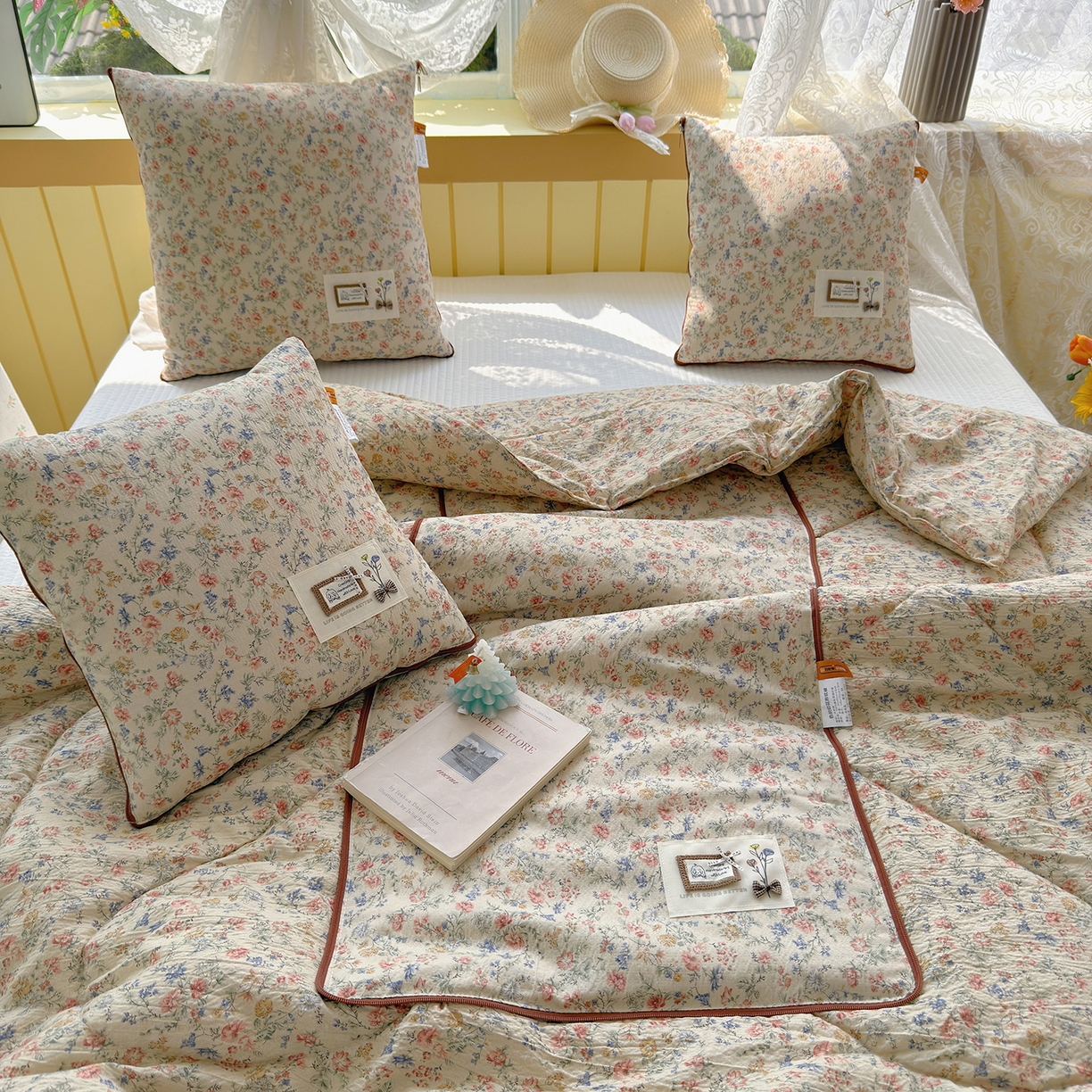 91家纺网 家纺一手货源 找家纺 宝马家纺（原梦童画） 2026新款色织云舒棉印花轻奢款抱枕被 浓情蜜意