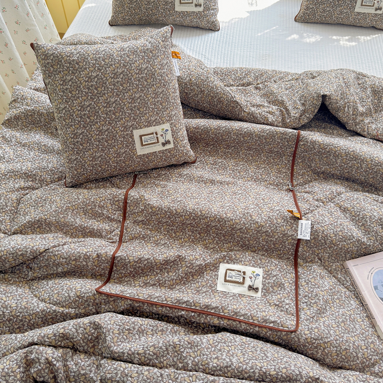 91家纺网 家纺一手货源 找家纺 宝马家纺（原梦童画） 2026新款色织云舒棉印花轻奢款抱枕被 花海