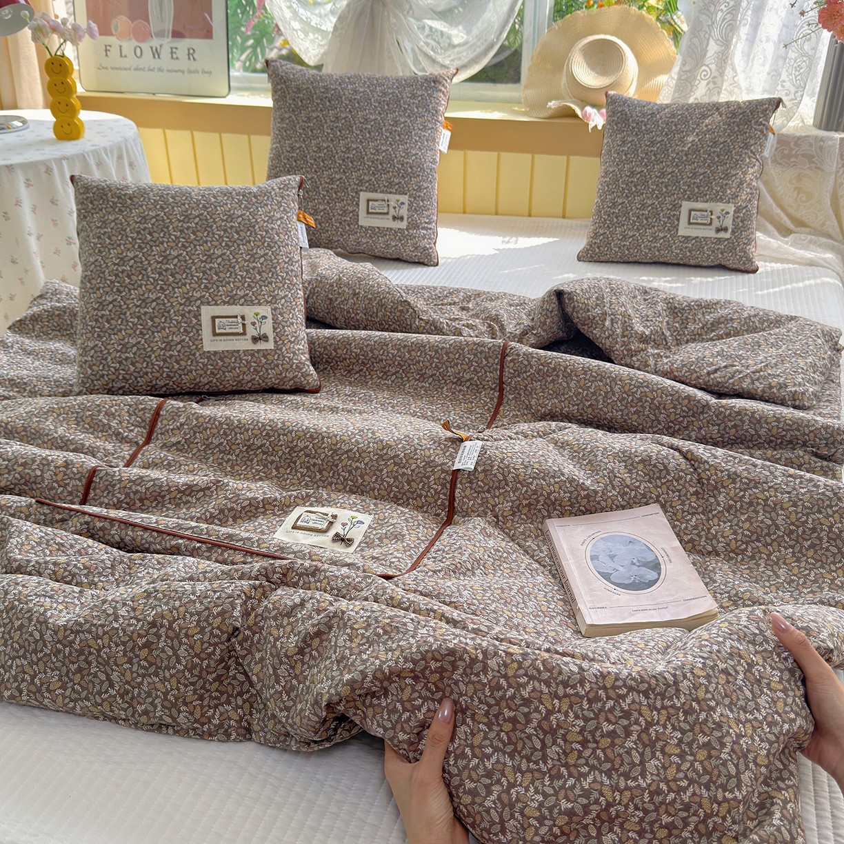 91家纺网 家纺一手货源 找家纺 宝马家纺（原梦童画） 2026新款色织云舒棉印花轻奢款抱枕被 花海