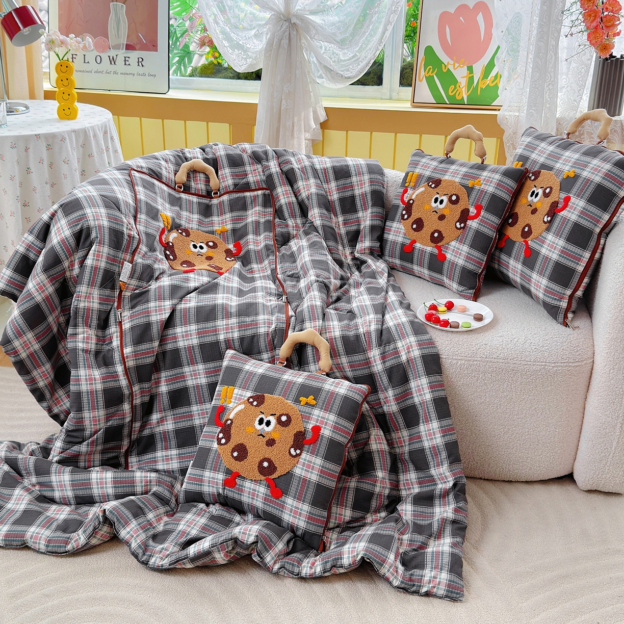 91家纺网 家纺一手货源 找家纺 （总）宝马家纺（原梦童画） 2026新款手提式色织毛巾绣愤怒的小饼干抱枕被