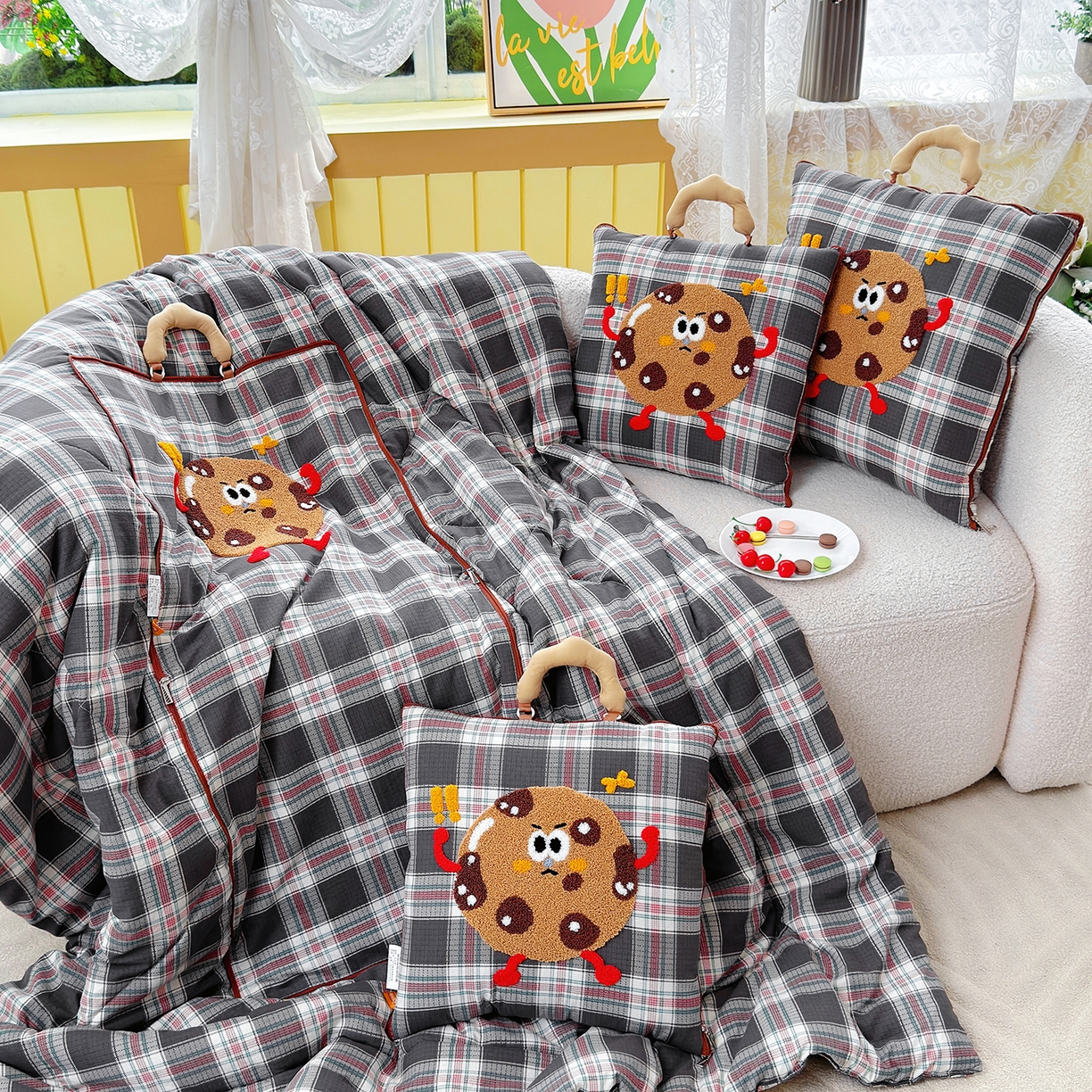 91家纺网 家纺一手货源 找家纺 （总）宝马家纺（原梦童画） 2026新款手提式色织毛巾绣愤怒的小饼干抱枕被