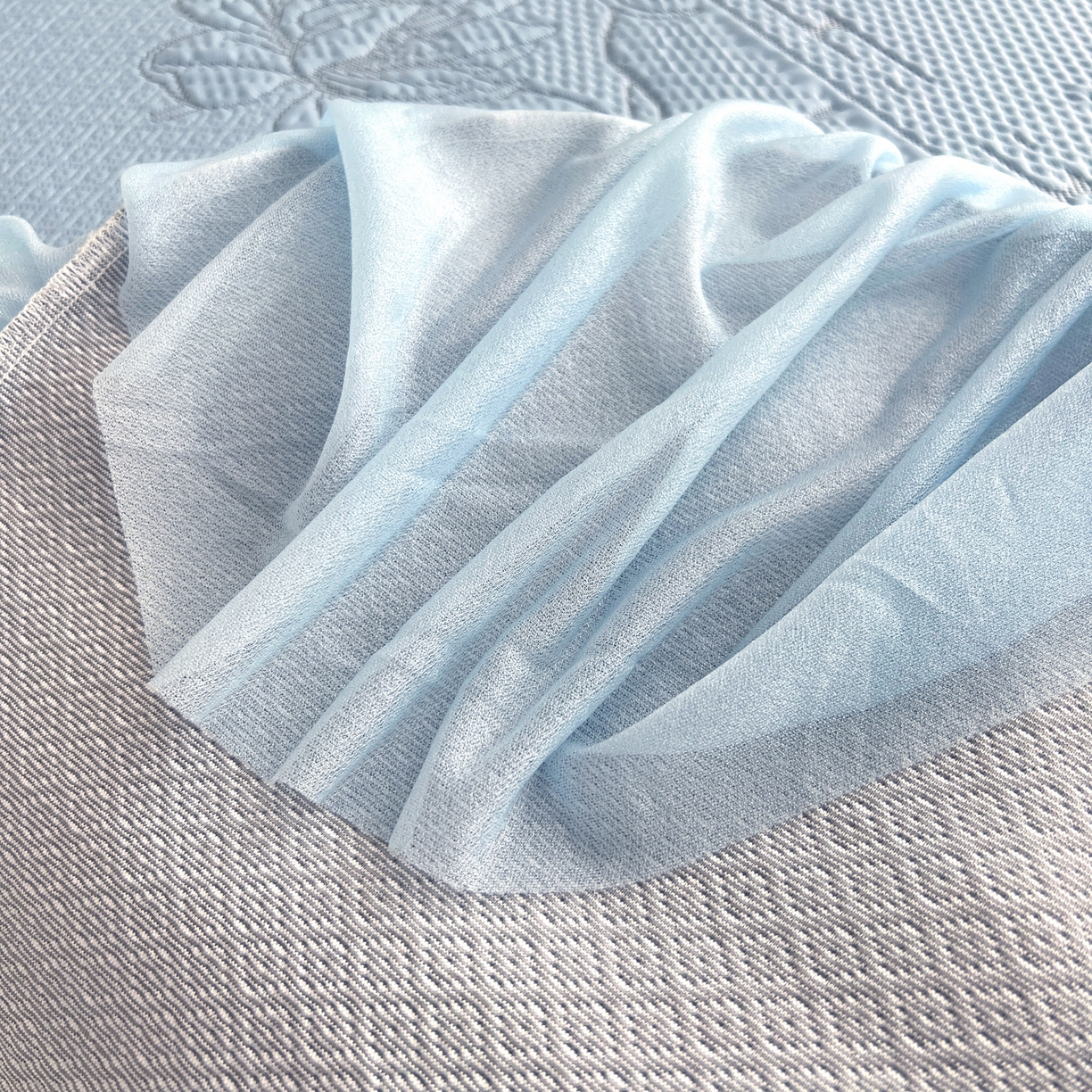 91家纺网 家纺一手货源 找家纺 能好家纺 2026春夏新款高分子PE冰豆豆床盖款凉席席子 半夏蓝