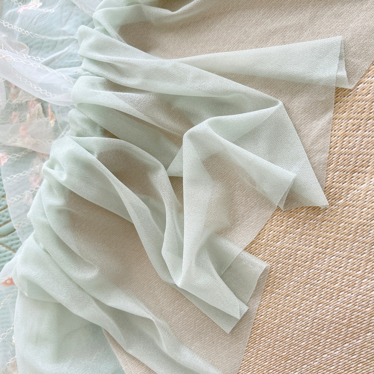 91家纺网 家纺一手货源 找家纺 能好家纺 2026春夏新款高分子PE冰豆豆床盖款凉席席子 半夏绿