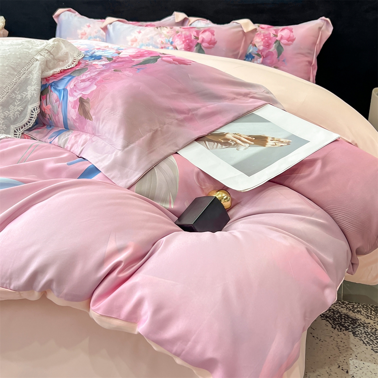 91家纺网 家纺一手货源 找家纺 优贝家纺 2026新款水洗天丝冰丝数码印花四件套 缎带花信