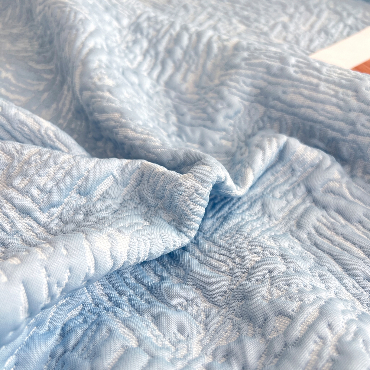 91家纺网 家纺一手货源 找家纺 能好家纺 2026春夏新款高分子PE冰豆豆床盖款凉席席子 轻奢蓝