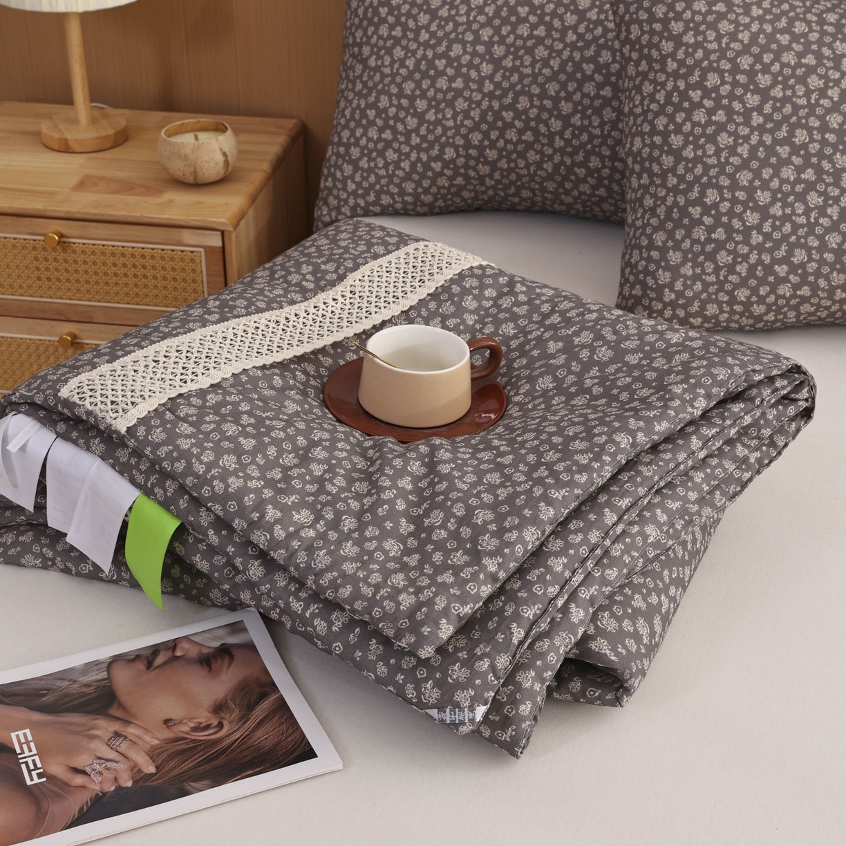 91家纺网 家纺一手货源 找家纺 尊妙被业 2026新款全棉双层纱蚕蛹蛋白抗菌夏被被子被芯 花影