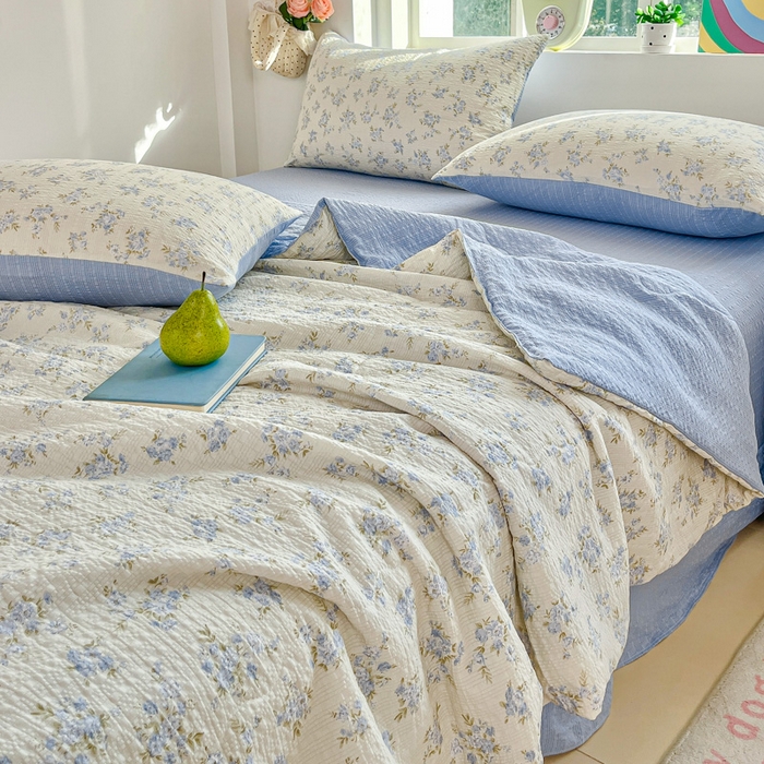 91家纺网 家纺一手货源 找家纺 利禾家纺 2026春夏新款泡芙纱简约夏被四件套夏凉被空调被 兰花草-简约