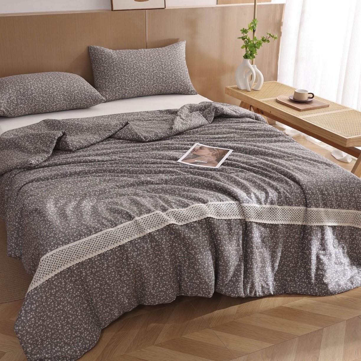 91家纺网 家纺一手货源 找家纺 尊妙被业 2026新款全棉双层纱蚕蛹蛋白抗菌夏被被子被芯 蔓纱-灰