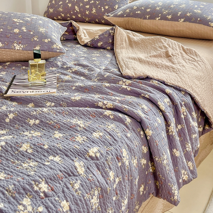 91家纺网 家纺一手货源 找家纺 利禾家纺 2026春夏新款泡芙纱简约夏被四件套夏凉被空调被 米兰灰-简约