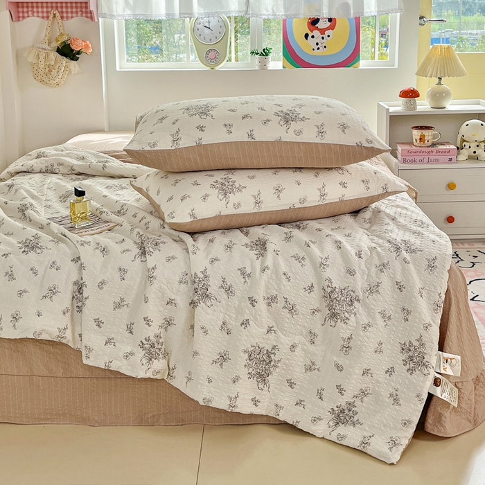 91家纺网 家纺一手货源 找家纺 利禾家纺 2026春夏新款泡芙纱简约夏被四件套夏凉被空调被 南洋-简约