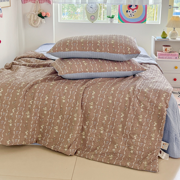 91家纺网 家纺一手货源 找家纺 利禾家纺 2026春夏新款泡芙纱简约夏被四件套夏凉被空调被 情人节咖-简约