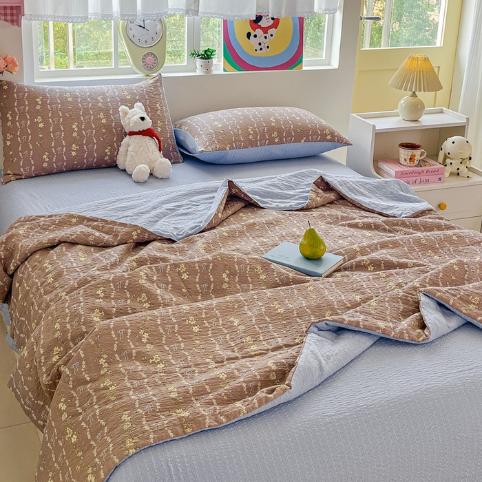 91家纺网 家纺一手货源 找家纺 利禾家纺 2026春夏新款泡芙纱简约夏被四件套夏凉被空调被 情人节咖-简约