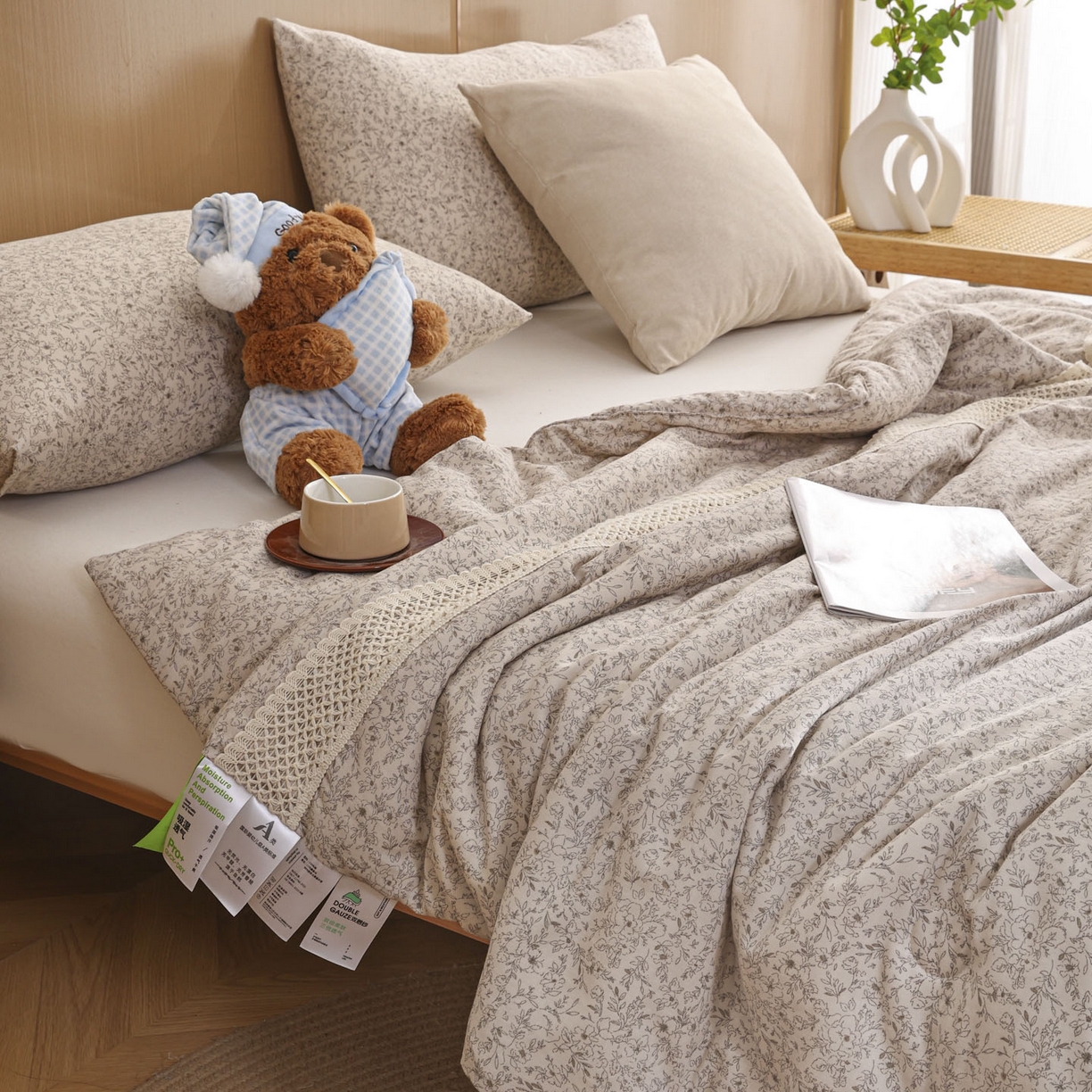 91家纺网 家纺一手货源 找家纺 尊妙被业 2026新款全棉双层纱蚕蛹蛋白抗菌夏被被子被芯 细枝漫野