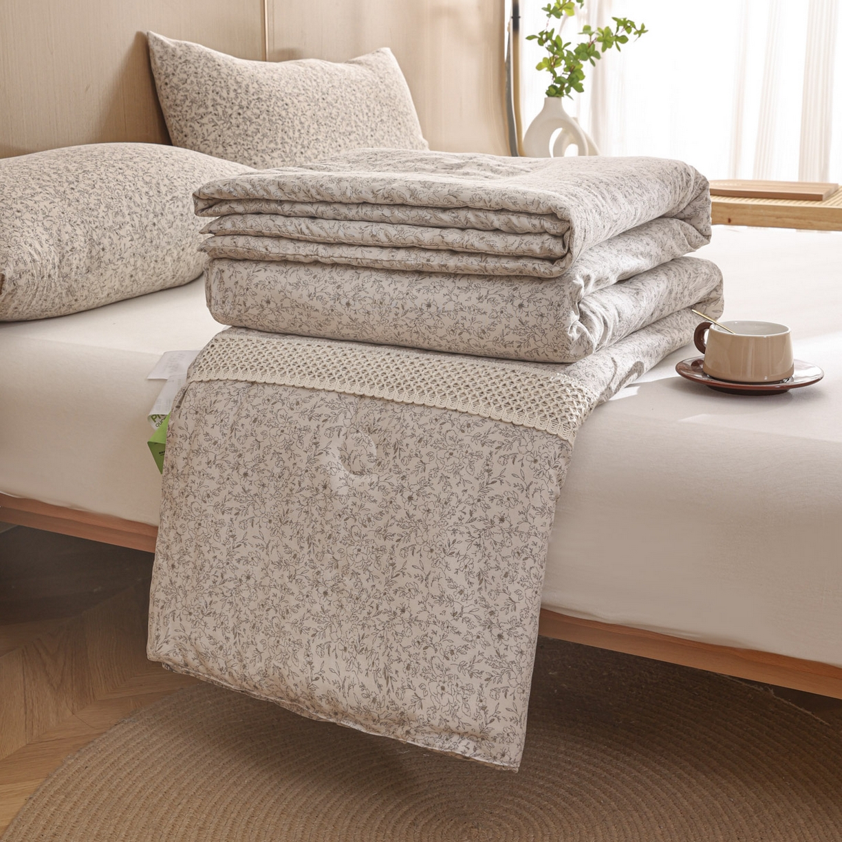 91家纺网 家纺一手货源 找家纺 尊妙被业 2026新款全棉双层纱蚕蛹蛋白抗菌夏被被子被芯 细枝漫野