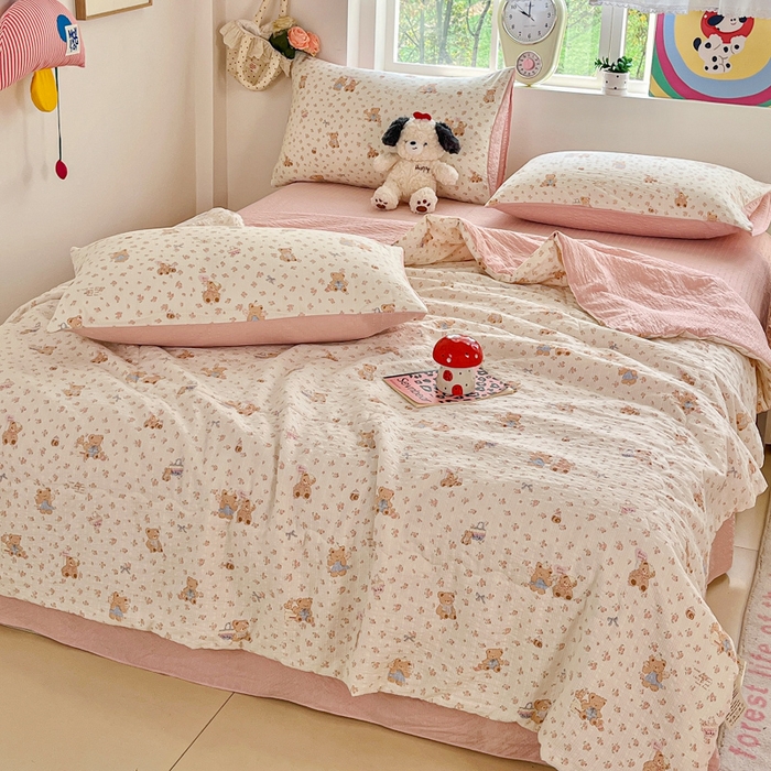 91家纺网 家纺一手货源 找家纺 利禾家纺 2026春夏新款泡芙纱简约夏被四件套夏凉被空调被 生日熊-简约