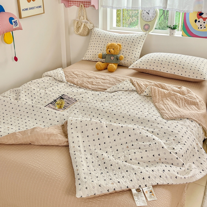 91家纺网 家纺一手货源 找家纺 利禾家纺 2026春夏新款泡芙纱简约夏被四件套夏凉被空调被 心心相印-简约