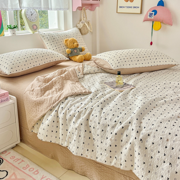 91家纺网 家纺一手货源 找家纺 利禾家纺 2026春夏新款泡芙纱简约夏被四件套夏凉被空调被 心心相印-简约