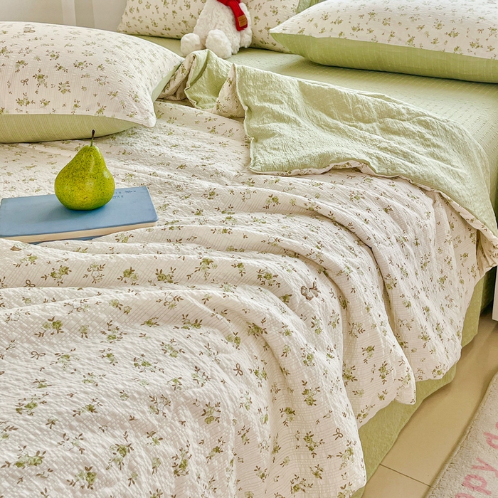 91家纺网 家纺一手货源 找家纺 利禾家纺 2026春夏新款泡芙纱简约夏被四件套夏凉被空调被 叶初开-简约