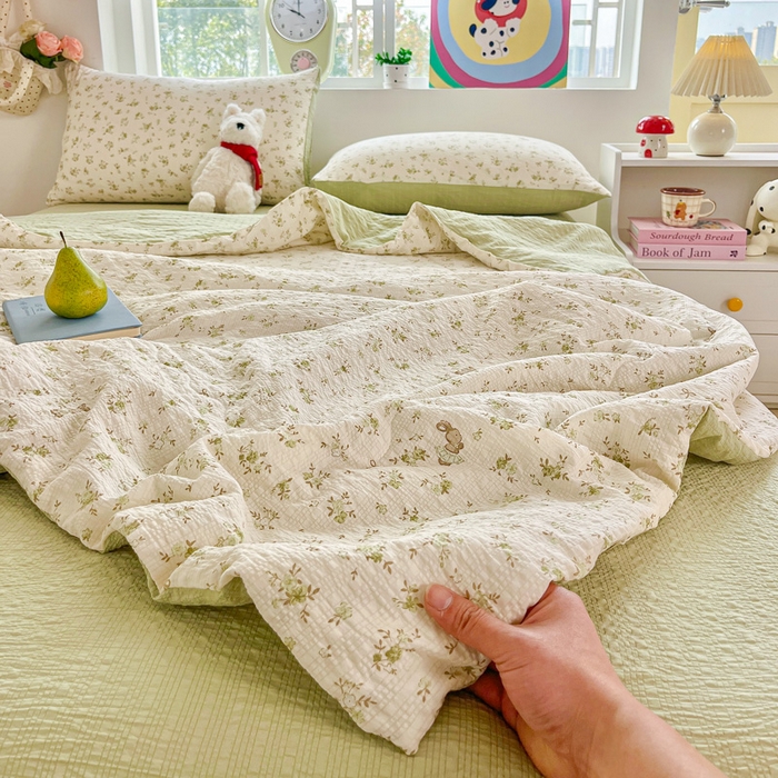 91家纺网 家纺一手货源 找家纺 利禾家纺 2026春夏新款泡芙纱简约夏被四件套夏凉被空调被 叶初开-简约